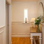 Luxury - Bank House - Private Gated Carpark Apartment