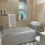 Apartment Luxury - Bank House - Private Gated Carpark Yarm