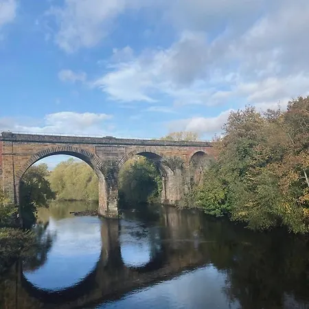 Luxury - Bank House - Private Gated Carpark Yarm