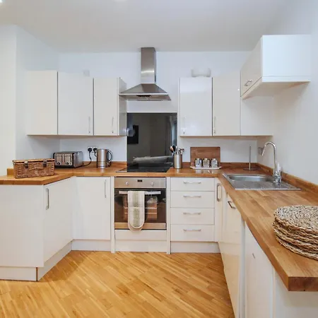 Luxury - Bank House - Private Gated Carpark Yarm