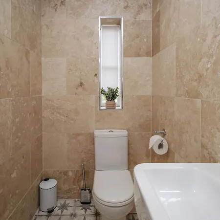 Luxury - Bank House - Private Gated Carpark * Yarm