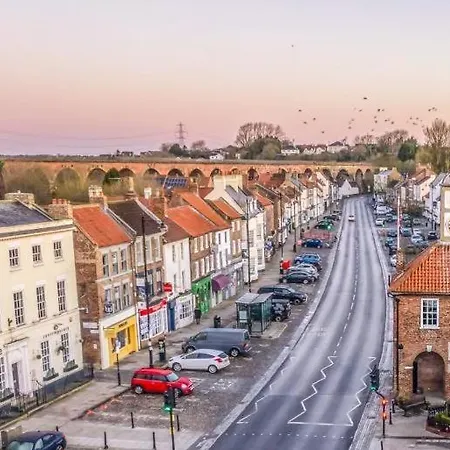 Luxury - Bank House - Private Gated Carpark