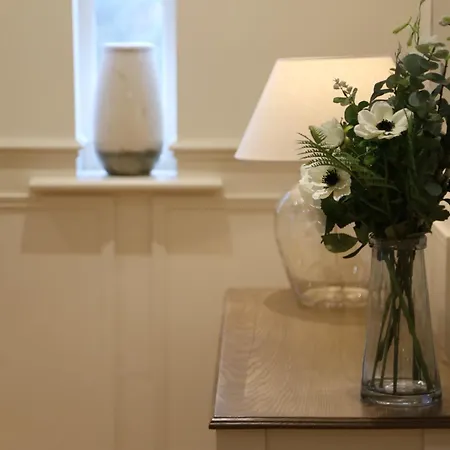 Luxury - Bank House - Private Gated Carpark