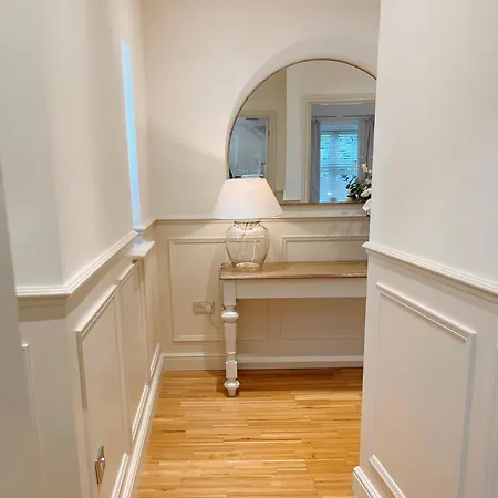 Luxury - Bank House - Private Gated Carpark Apartamento